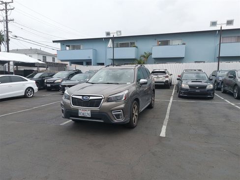 Used 2021 Subaru Forester Touring w/ Popular Package #2 image 3