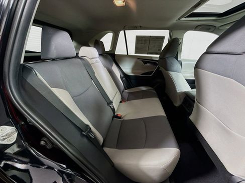 Certified 2019 Toyota RAV4 XLE FWD image 27