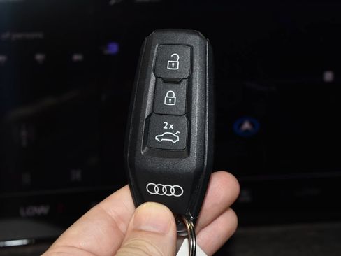 Certified 2025 Audi Q5 Premium Plus w/ Premium Plus AWD/4WD image 15
