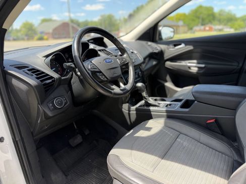 Used 2018 Ford Escape SE w/ SE Sport Appearance Package AWD/4WD image 9