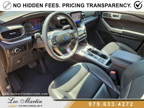 Used 2023 Ford Explorer XLT w/ Equipment Group 202A RWD image 17