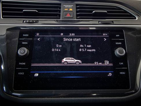 Used 2023 Volkswagen Tiguan SE image 41