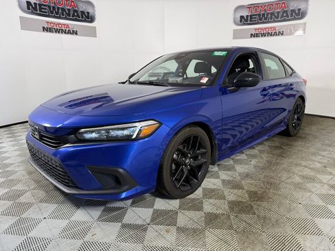 Used 2022 Honda Civic Sport image 3