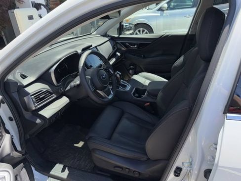 Used 2025 Subaru Outback Touring XT AWD/4WD image 5