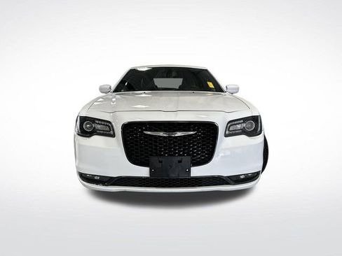 Used 2017 Chrysler 300 S image 10