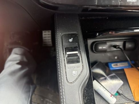 Used 2022 Kia Telluride SX w/ SX Prestige Package image 8