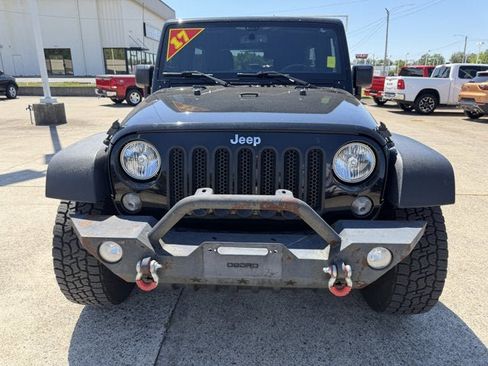 Used 2017 Jeep Wrangler Unlimited Sport AWD/4WD image 2