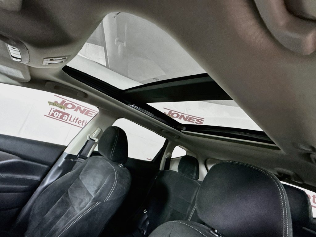 Used 2019 Nissan Murano SV w/ Premium Package AWD/4WD image 10