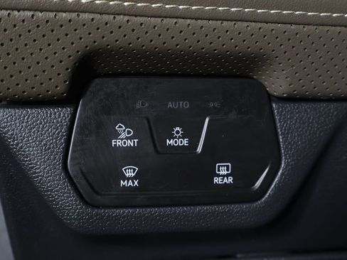 Used 2024 Volkswagen Atlas SEL AWD/4WD image 47