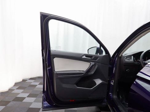 Used 2021 Volkswagen Tiguan SE image 4