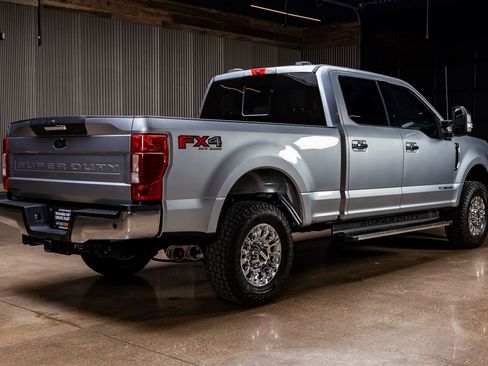 Used 2022 Ford F250 XLT w/ XLT Premium Package image 9