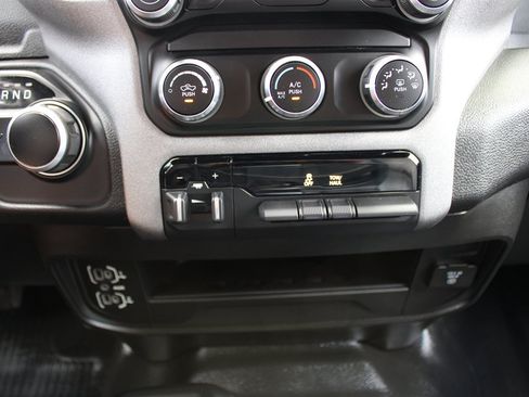 Used 2024 RAM 2500 Tradesman w/ Chrome Appearance Group AWD/4WD image 31