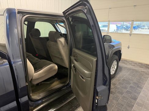 Used 2006 GMC Sierra 1500 SLE w/ Onstar Plus Package AWD/4WD image 11