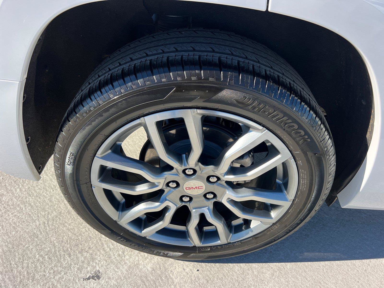 Used 2024 GMC Terrain Denali AWD/4WD image 17