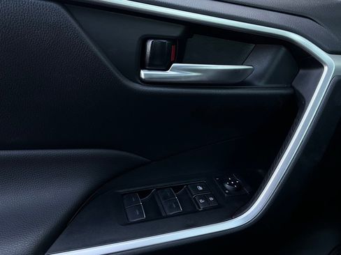 Used 2025 Toyota RAV4 XLE image 21