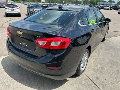 Used 2016 Chevrolet Cruze LT w/ Convenience Package FWD image 5