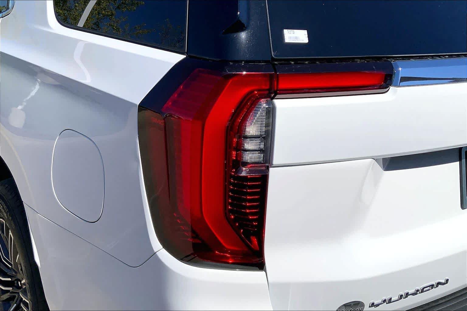 Used 2026 GMC Yukon Elevation w/ Elevation Premium Package AWD/4WD image 27