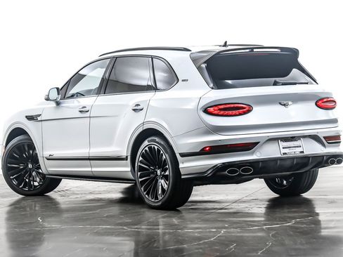 Used 2023 Bentley Bentayga Speed image 12