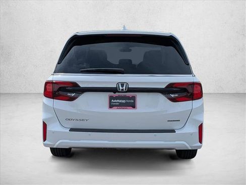 New 2026 Honda Odyssey Touring image 8