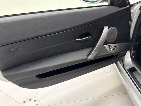 Used 2004 BMW Z4 3.0i RWD image 11