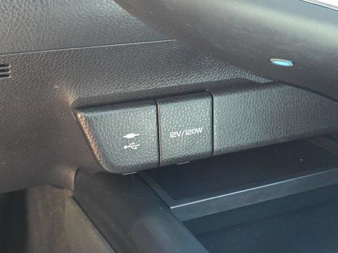 Used 2018 Toyota Camry XLE FWD image 41