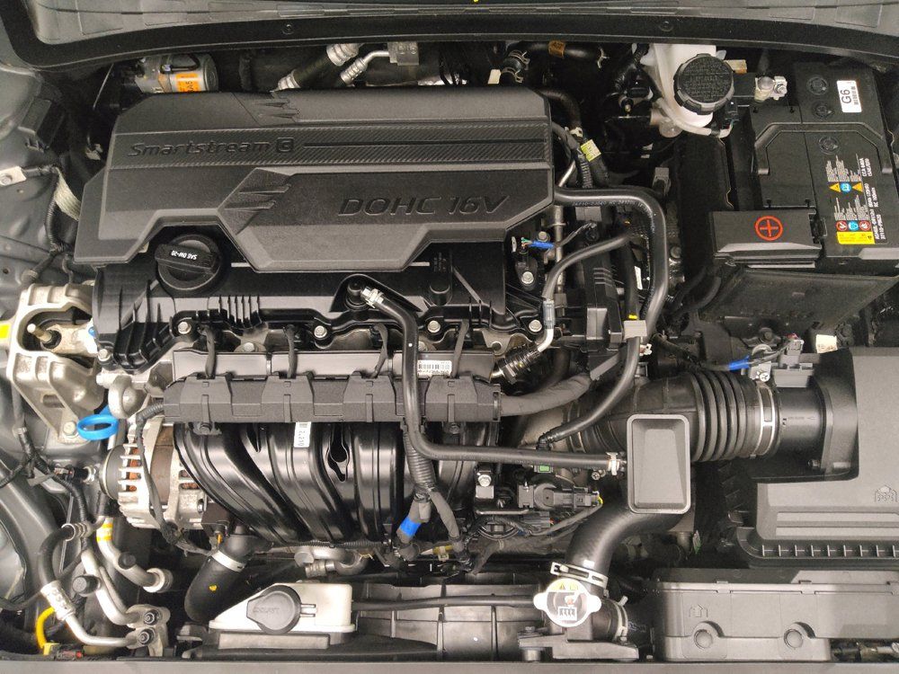Used 2025 Hyundai Elantra SEL FWD image 30