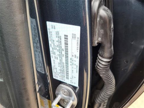 Used 2022 Ford Escape SE w/ SE Sport Appearance Package image 29