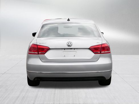 Used 2013 Volkswagen Passat 2.5 SEL Premium FWD image 6