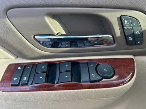 Used 2011 GMC Sierra 3500 SLT w/ SLT Convenience Package image 23