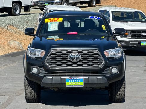 Used 2022 Toyota Tacoma TRD Off-Road image 9