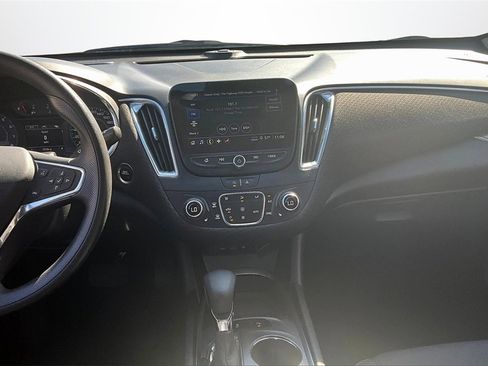 Used 2021 Chevrolet Malibu LT image 9