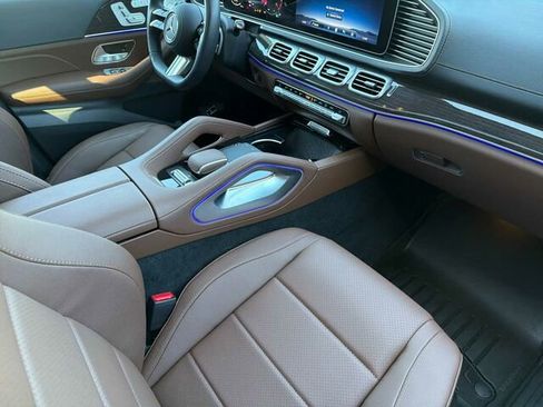 Certified 2025 Mercedes-Benz GLS 450 4MATIC image 19