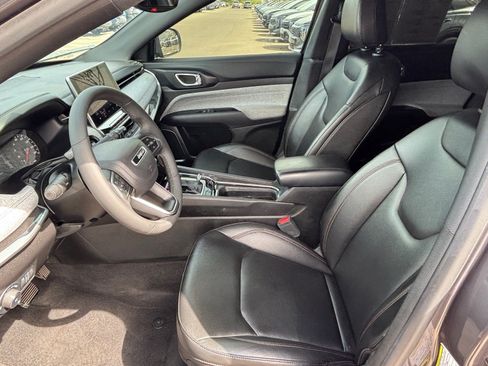 Used 2024 Jeep Compass Latitude AWD/4WD image 22