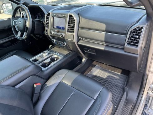 Used 2021 Ford Expedition XLT image 21