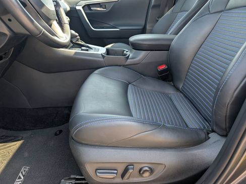 Used 2023 Toyota RAV4 XSE AWD/4WD image 8