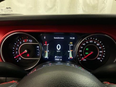 Used 2022 Jeep Wrangler Unlimited Rubicon w/ LED Lighting Group AWD/4WD image 15