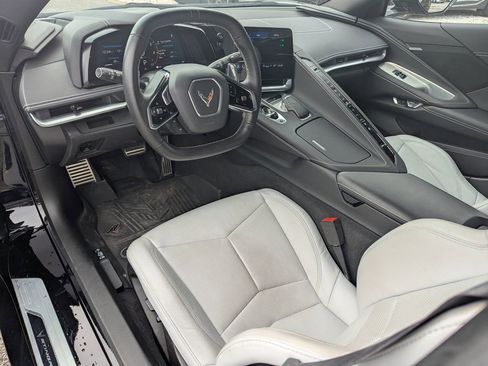 Used 2021 Chevrolet Corvette Stingray Coupe w/ 1LT image 11