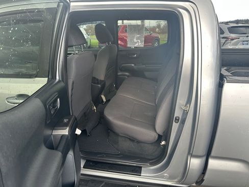 Used 2016 Toyota Tacoma TRD Sport w/ Premium & Technology Package image 14