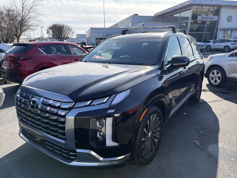 Used 2024 Hyundai Palisade Calligraphy image 4