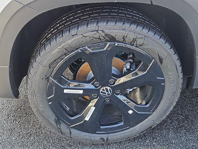 New 2026 Volkswagen Taos SE