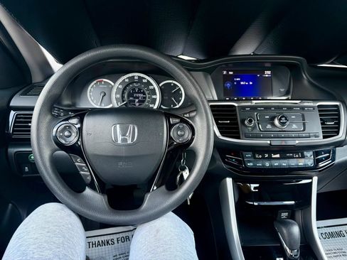 Used 2017 Honda Accord LX image 27