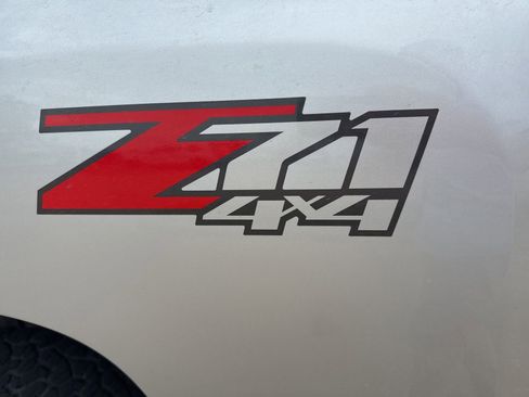 Used 2013 Chevrolet Silverado 2500 LTZ w/ LTZ Plus Package image 9