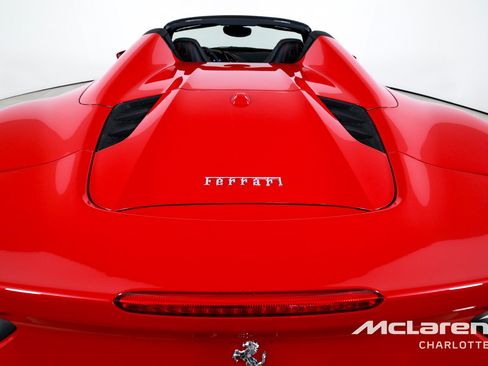 Used 2019 Ferrari 488 Spider RWD image 28