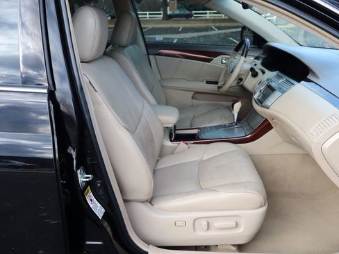 Used 2009 Toyota Avalon Limited image 22