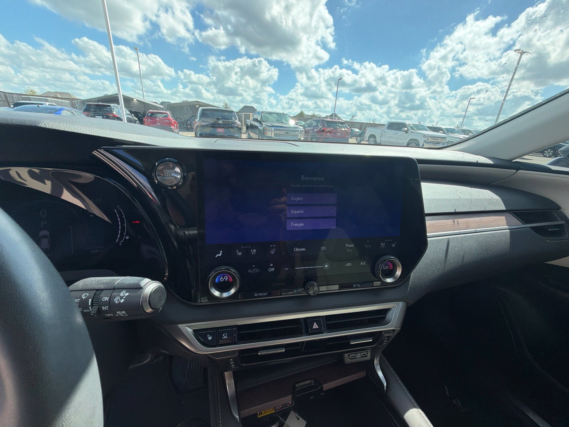 Used 2023 Lexus RX 350 FWD w/ Accessory Package (Z1) image 17