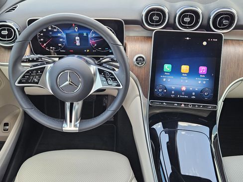 Certified 2026 Mercedes-Benz GLC 300 image 17