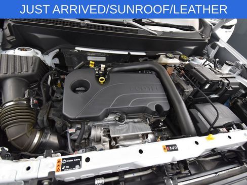 Used 2023 Chevrolet Equinox Premier image 16