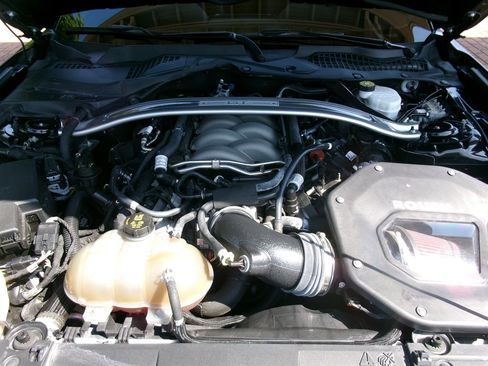 Used 2018 Ford Mustang GT Premium RWD image 28