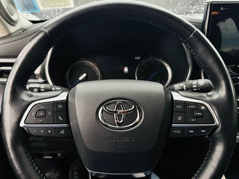 Used 2021 Toyota Highlander Platinum AWD/4WD image 16