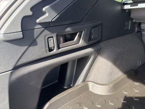 Used 2025 Subaru Outback Premium AWD/4WD image 10
